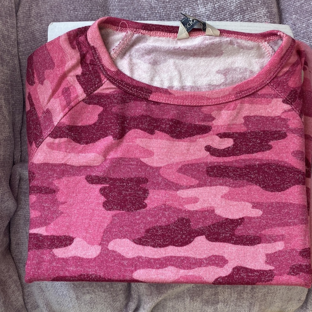 Lucky Brand 2 long sleeve knit tops pink